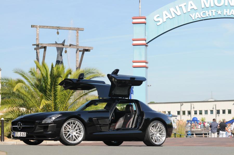 Mercedes-Benz SLS AMG by Brabus 2010 года  (фото 7 из 64)